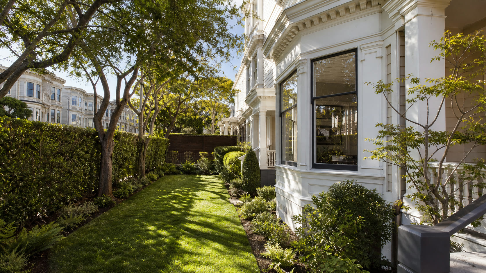 Side garden of a Pacific Heights corner Edwardian